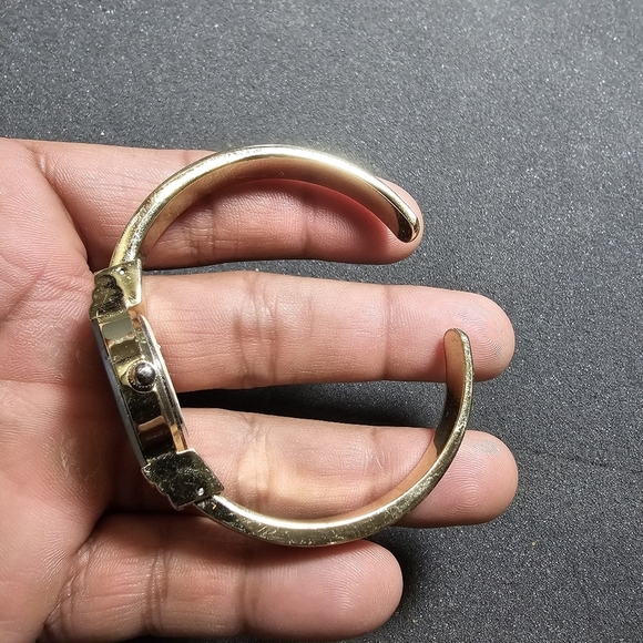 Folio Ladies Quartz Fashion Watch Gold Tone Cuff bracelet Round Face Working sho - Picture 6 of 9